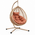 Sillón colgante 105 x 105 x 195 cm de ratán sintético beige con asiento acolchado terracota para interior estilo bohemio